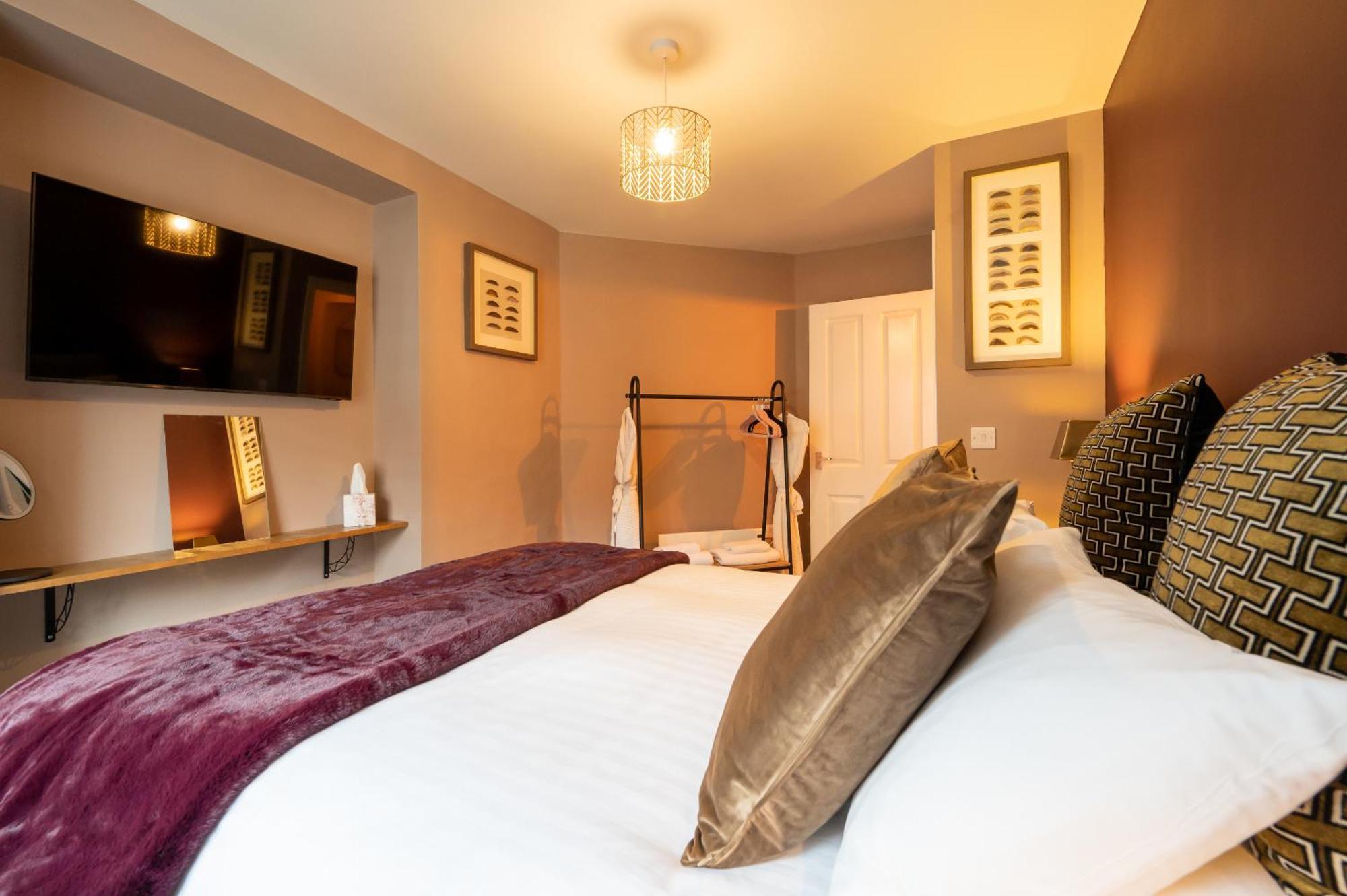 At Home Shrewsbury Room photo